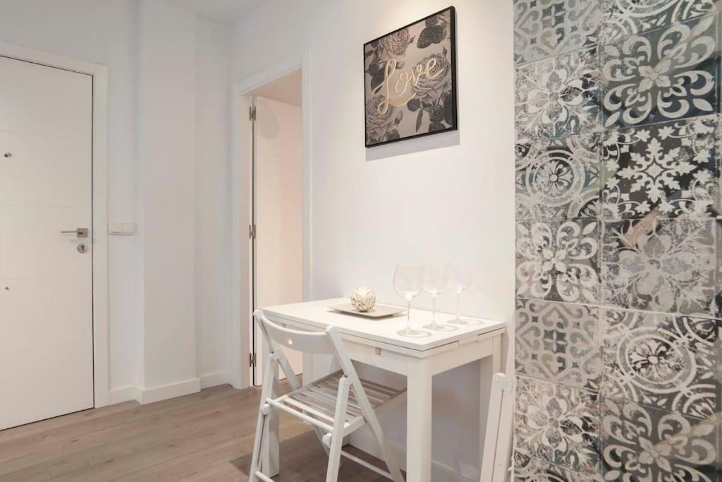 Moderno Apartamento En Plaza Merced Малага Экстерьер фото